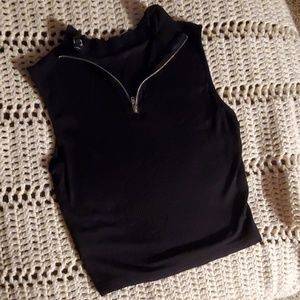 Crop sleeveless shirt